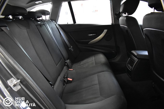 BMW 320d xDrive Touring Business Advantage